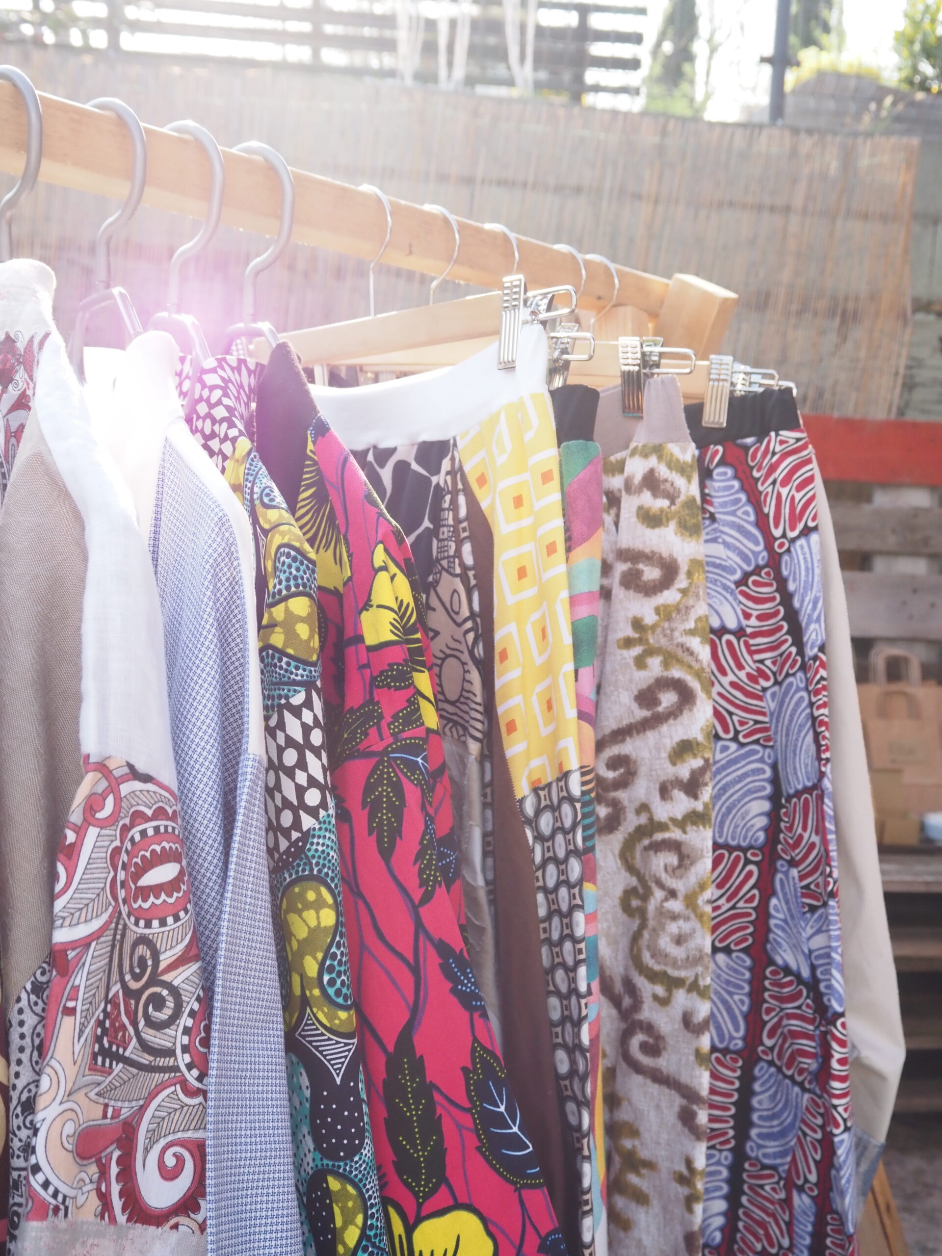 swap party con oggetti e abiti di seconda mano